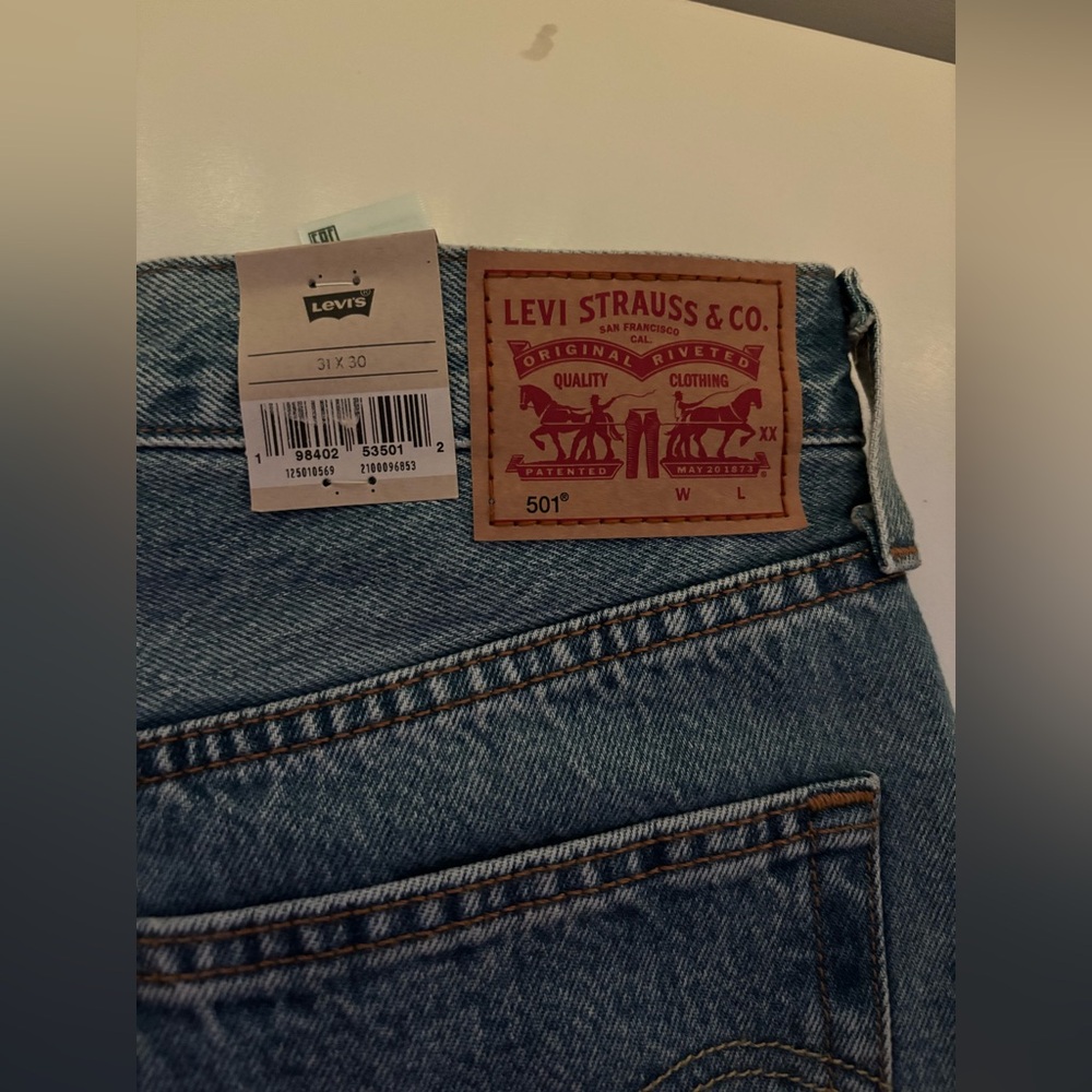 Levi's 501 Original Women's High Rise Ripped Blue Jeans - Picture 6 of 11